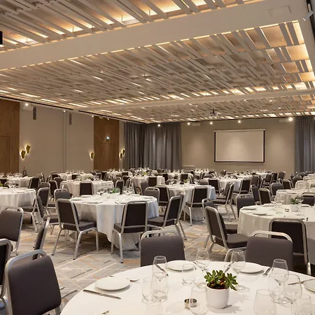Отель Sheraton 4*