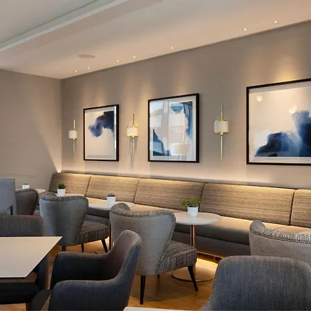 Sheraton Airport Otel 4*