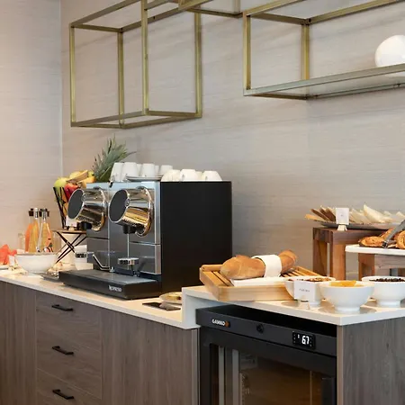 Sheraton Airport Otel 4*